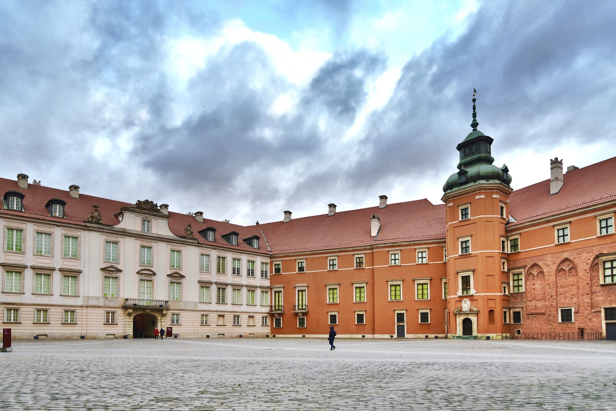 UNESCO World Heritage Site: Historic Centre of Warsaw
The Royal Castle (Zamek Królewski) in Warsaw is a castle residency that formerly served throughout the centuries as the official residence of the Polish monarchs.
#Europe #Poland #Warsaw #castle #architecture #yard #Polska #UNESCOWorldHeritageSite #Warszawa #History Photo Contest