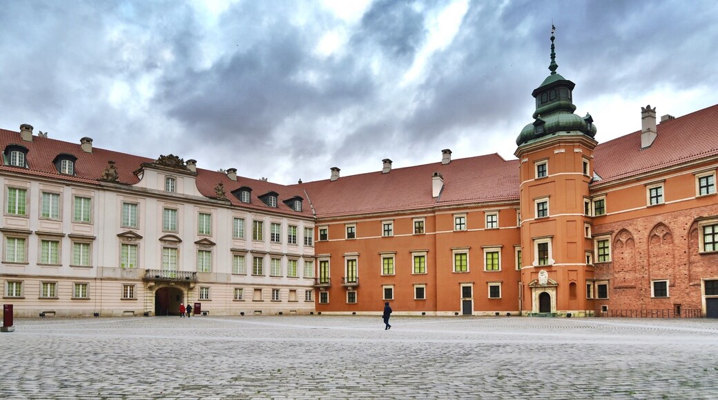UNESCO World Heritage Site: Historic Centre of Warsaw
The Royal Castle (Zamek KrĂłlewski) in Warsaw is a castle residency that formerly served throughout the centuries as the official residence of the Polish monarchs.
#Europe #Poland #Warsaw #castle #architecture #yard #Polska #UNESCOWorldHeritageSite #Warszawa #History Photo Contest
