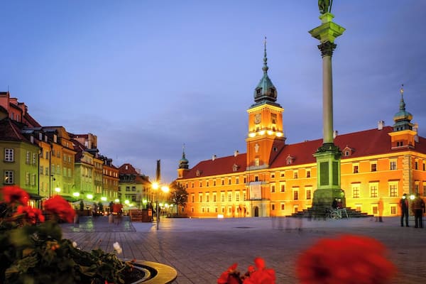 Like most buildings in Warsaw, the castle was also completely destroyed during the second World War. In fact it was destroyed during the Warsaw uprising. The reconstruction only finished in 2009.
#Architecture
#GoldenHour