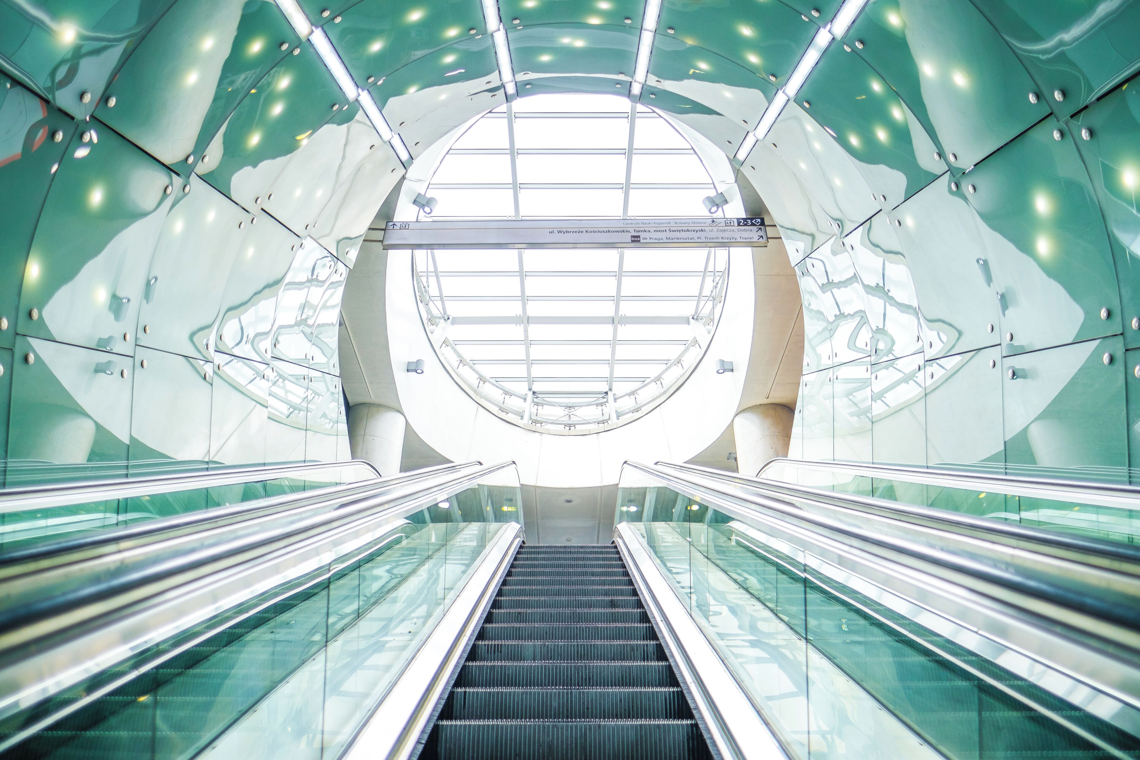 Centrum Nauki Kopernik station on the M2 line, built by a consortium of Astaldi, Gülermak and Przedsiębiorstwo Budowy Dróg i Mostów (AGP Metro) between 2010 and 2015.