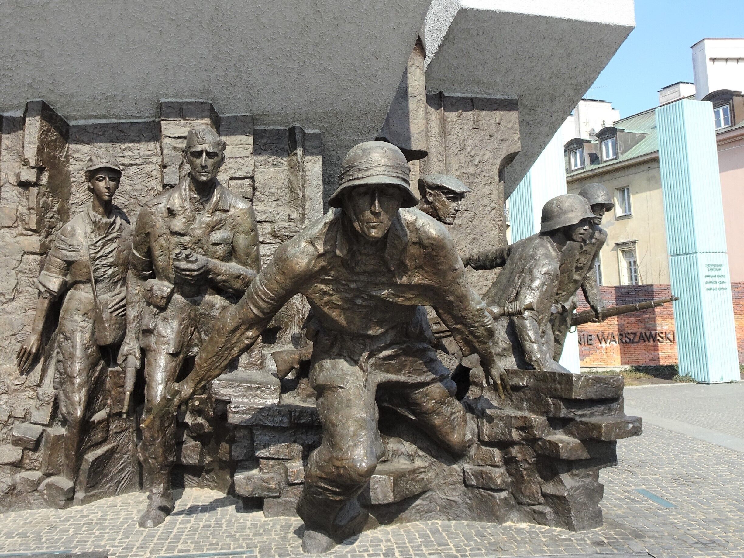 The razing of the city
The monument illustrates the “Warsaw Uprising”. In the summer of 1944 the Polish underground resistance tried to liberate Warsaw from German occupation. The uprising was timed to coincide with the retreat of the German forces from Poland ahead of the Soviet advance. But while approaching the eastern suburbs of the city, the Red Army halted combat operations, enabling the Germans to defeat the Polish resistance and to raze the city in reprisal.  #Warsaw  #Details  #History
