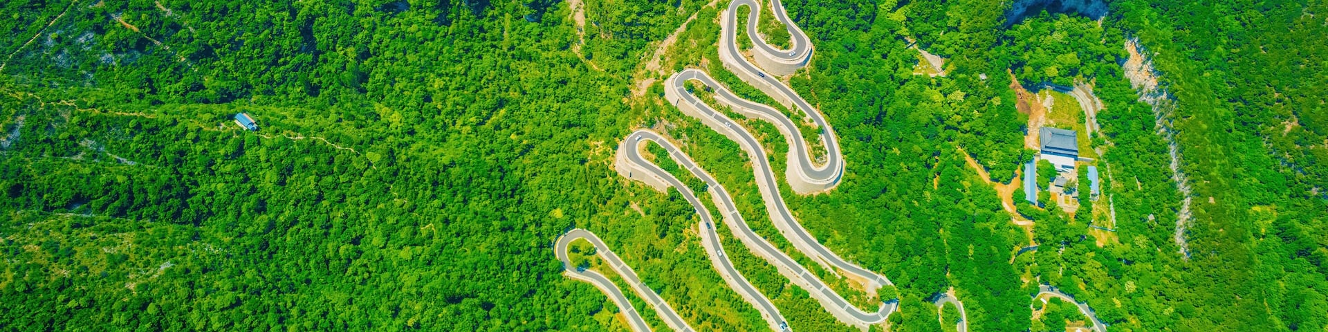 Aerial photo of Kowloon Winding Mountain Road in Qingzhou