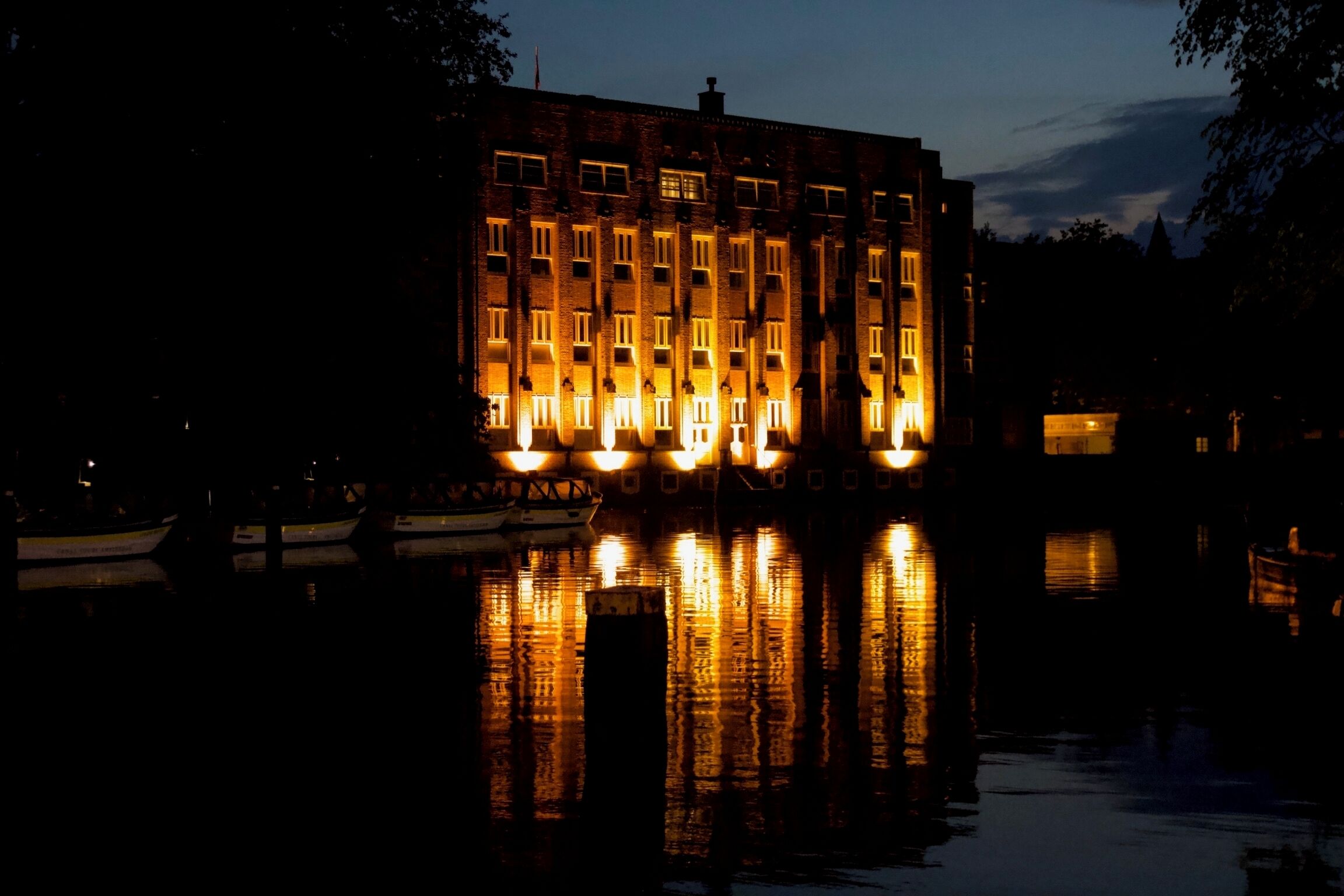 #LifeAtExpedia #Reflections this hotel just standout in the Leidseplein neighborhood of Amsterdam. Its beautiful area and very walkable from some key museums, train stations and central #Amsterdam. #CityLights