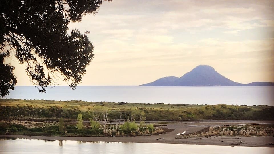 Whakatane on point 👌 A good recovery spot after morning stair climbs.