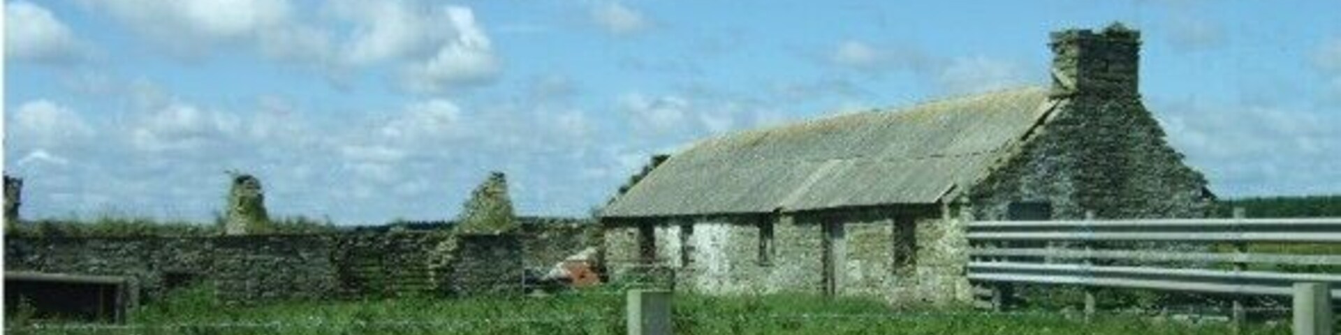 Deserted farmstead At Thrumster.