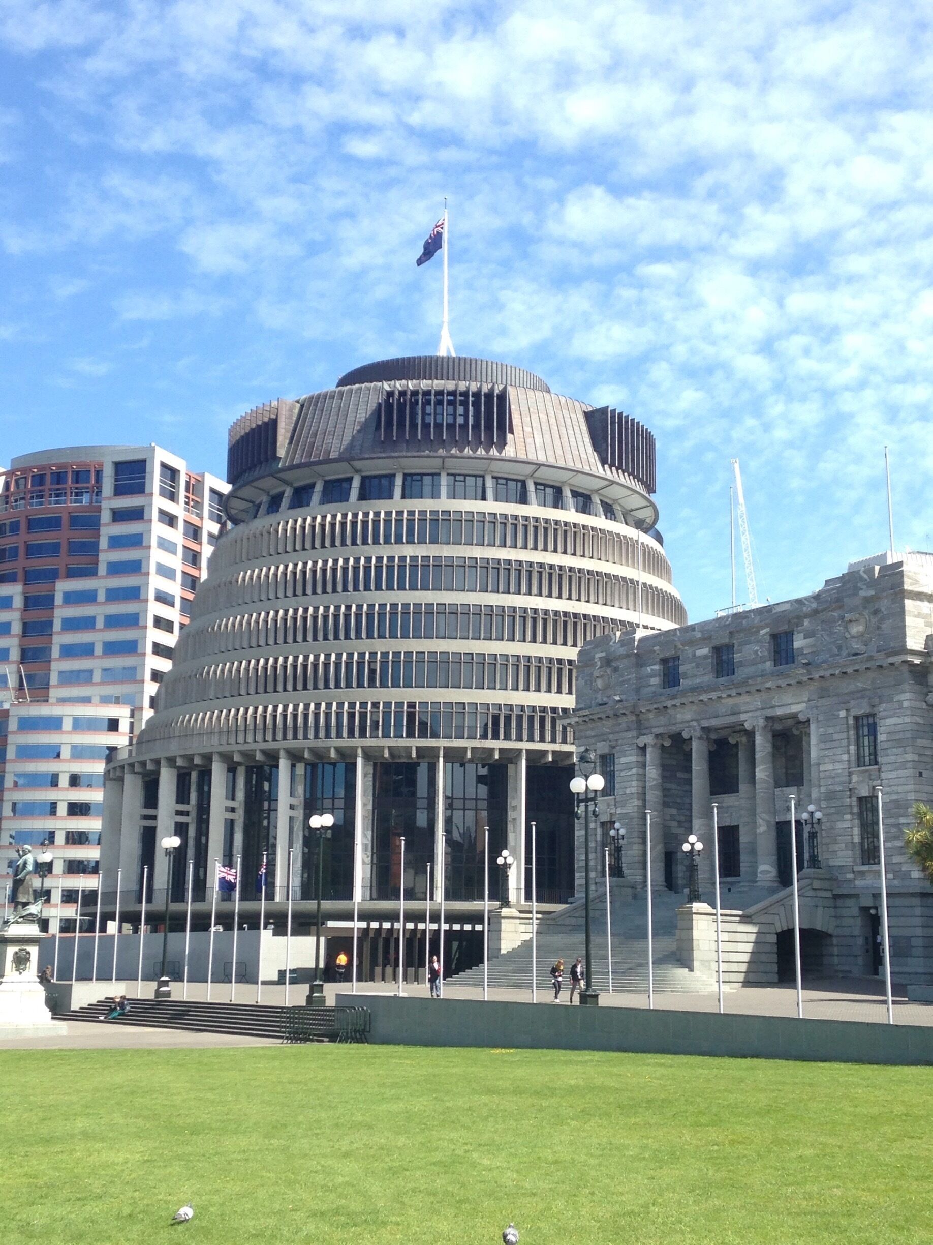 Free tours run daily on the hour of NZ's governmental building, the Beehive. 