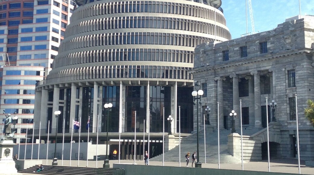Free tours run daily on the hour of NZ's governmental building, the Beehive.