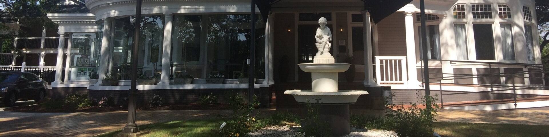 Hotel Finial is a hidden gem in the small town of Anniston, Al. It gives you the Bed & Breakfast experience in a hotel setting.