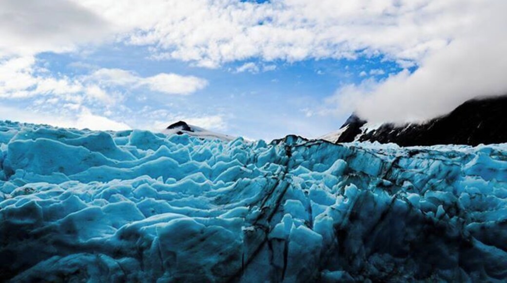 Portage Glacier, up close and personal! For just a few bucks ($20, I think), a boat will take you about 300 m (the closest they can get without risking too much danger) from the massively impressive glacier. You'll also get a lesson in glacier science and a treat of the beautiful scenery all around! #Snowtrove2014