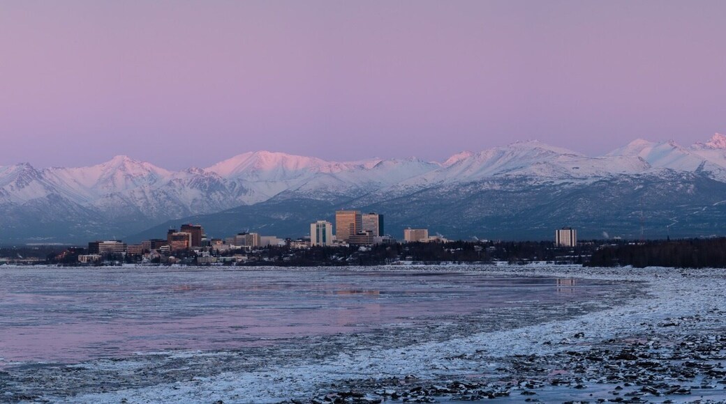 Good place for a panoramic shot of downtown Anchorage with the mountains in the background. I like it here best during winter months.
#photography #alaska