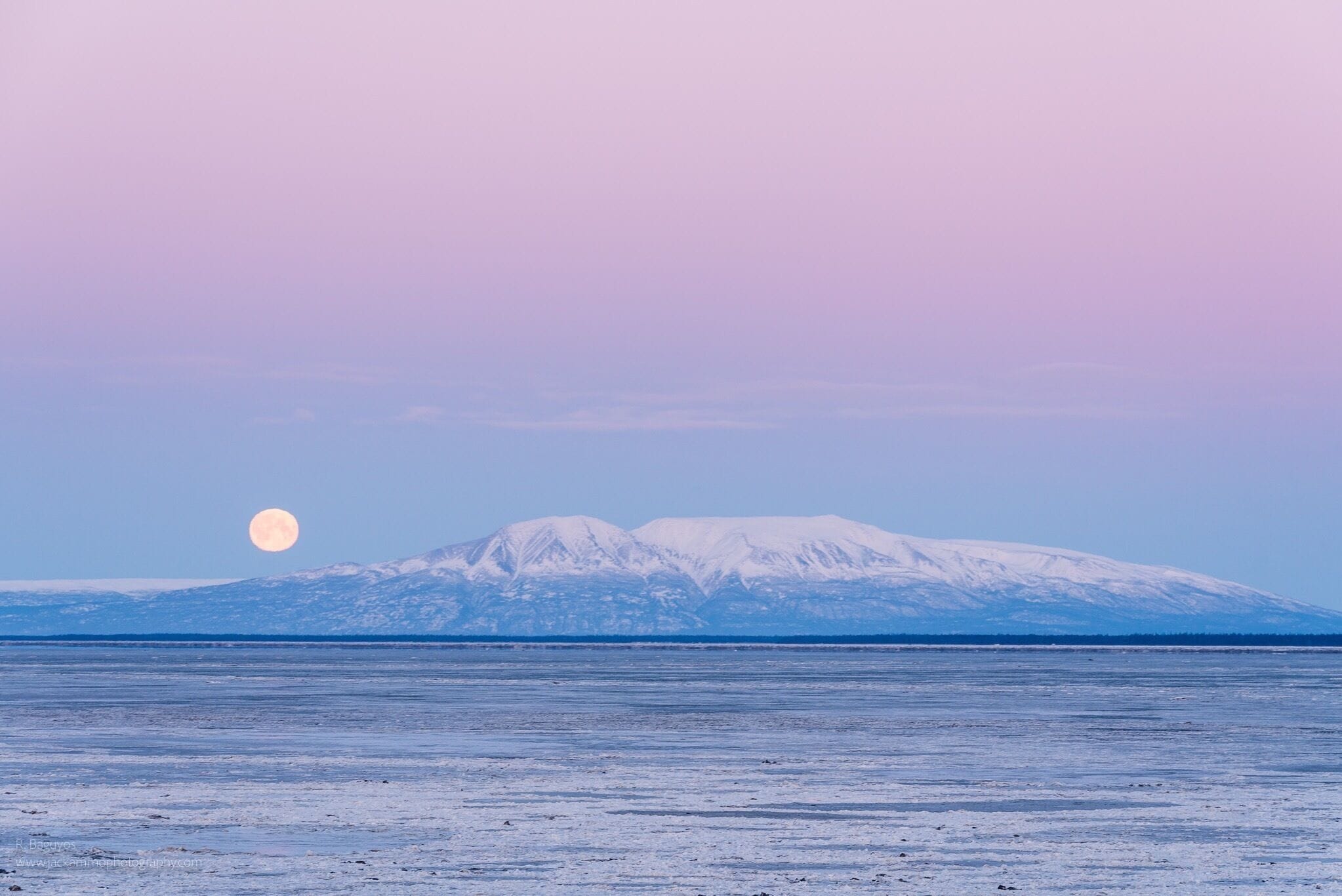 Easy access.  Lots of parking.  Great during sunset.  You could take pictures from the overlook or walk down to the water.

#photography #alaska