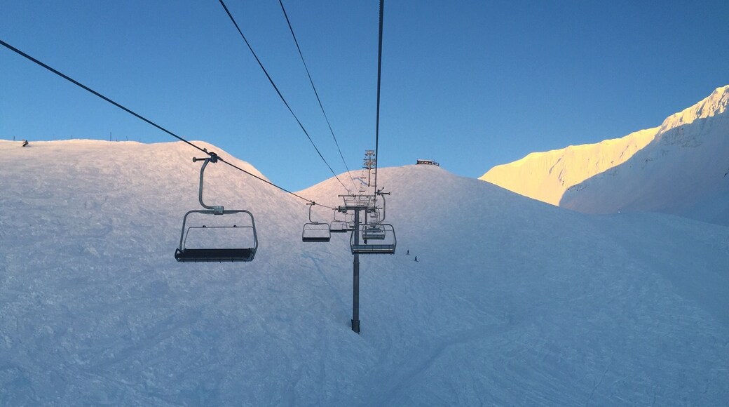 Take advantage of Alaska’s particularly low population density (one person per square mile) and enjoy one of the last ski areas in North America where you can slay fresh tracks and have the mountain all to yourself. #BVSBlue