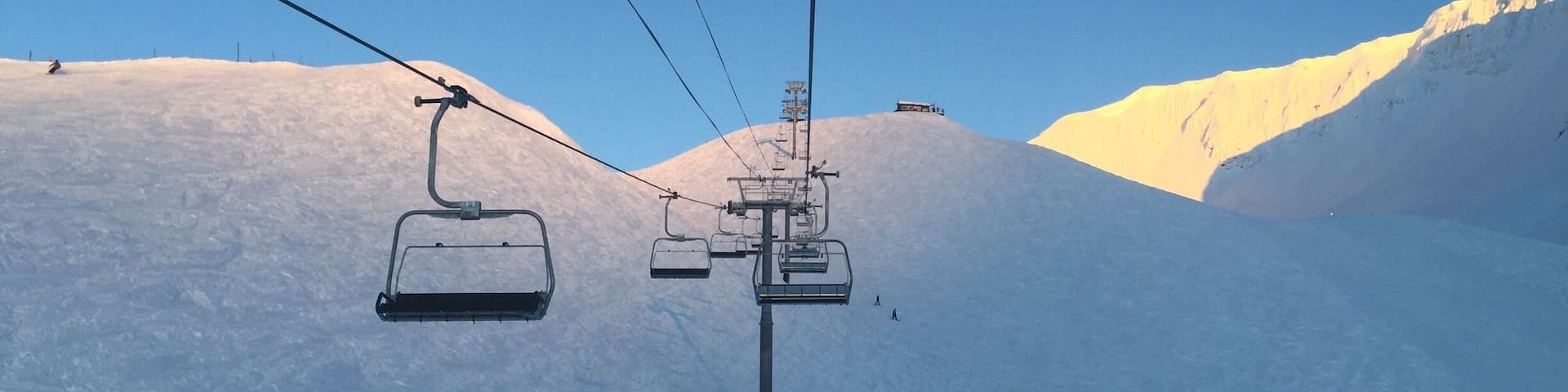 Take advantage of Alaska’s particularly low population density (one person per square mile) and enjoy one of the last ski areas in North America where you can slay fresh tracks and have the mountain all to yourself. #BVSBlue