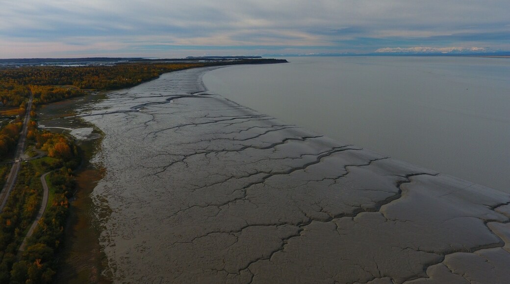 The very beautiful and dangerous mud flats of Cook Inlet