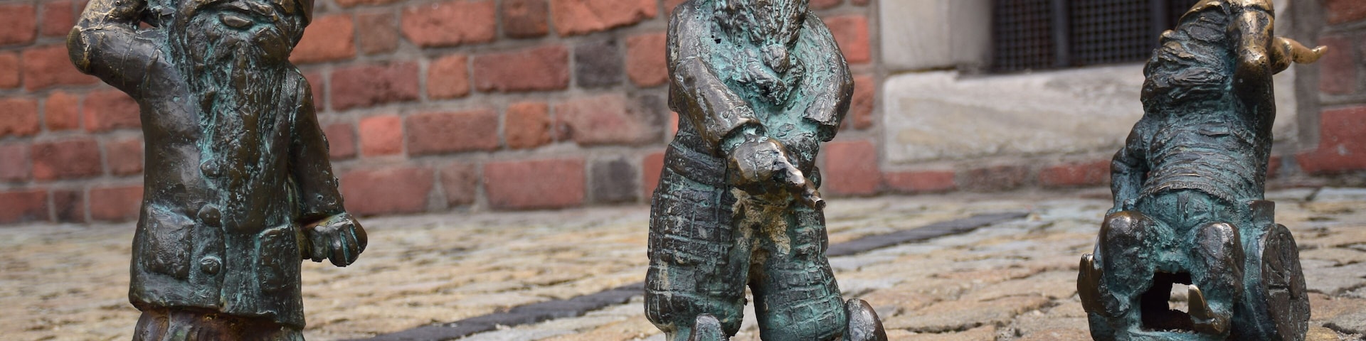Small dwarf sculptures have taken over the streets of Wrocław. Where did they come from? Probably the first paintings of the gnomes appeared on the walls in the 1980s. These graffiti were the work of the Orange Alternative, which aimed to ridicule the communist system. Since 2005, dwarf figurines began to appear on the streets of Wroclaw and their number is constantly growing. #History