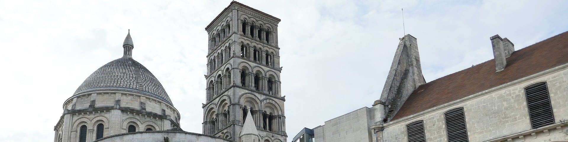 Cathédrale et musée d'Angoulême (France).