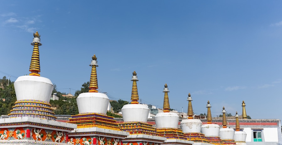 eight white pagoda in qinghai kumbum monastery