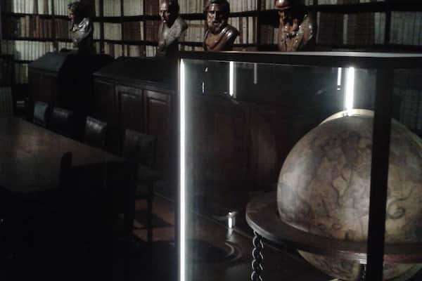 Bibliotheek in het museum. Library in the museum #old #books #museum