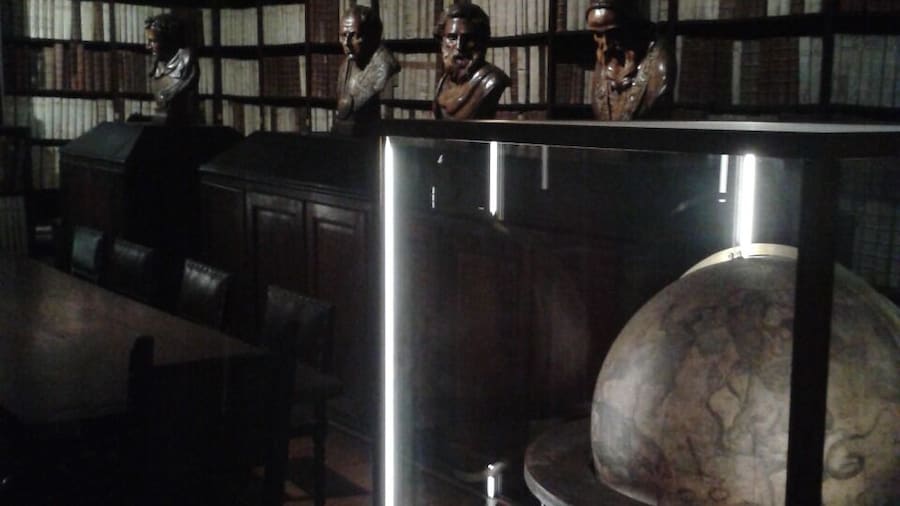 Bibliotheek in het museum. Library in the museum #old #books #museum