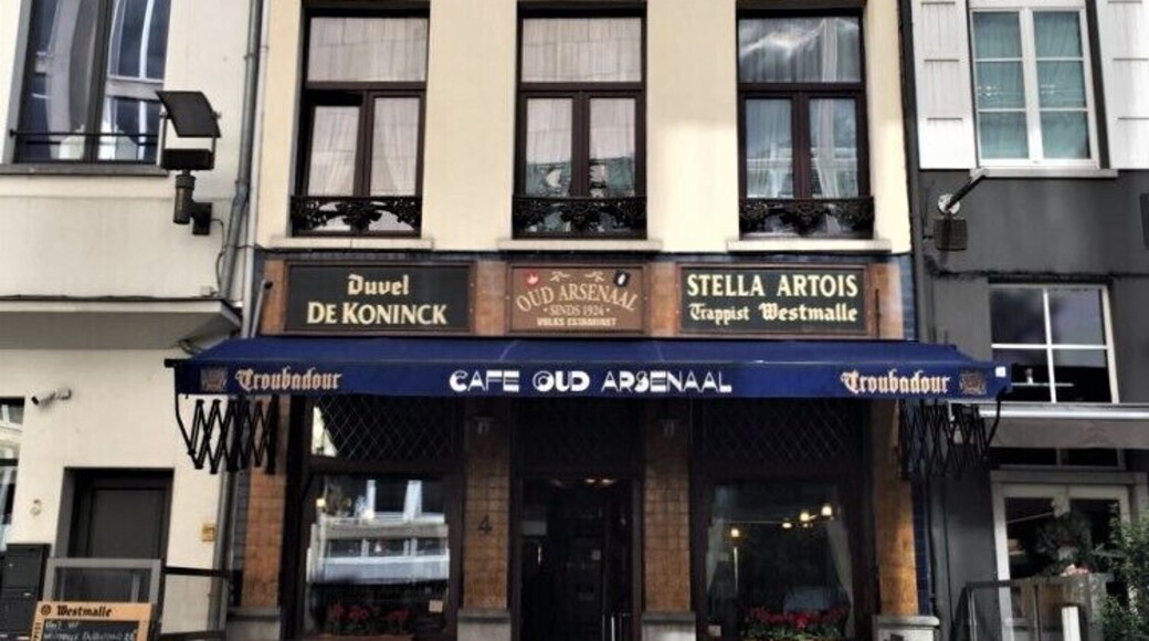 #LikeALocal traditional and good value beer cafe in Antwerp - read more here http://beereurope.blogspot.com/2018/07/antwerp-thursday-2162018.html