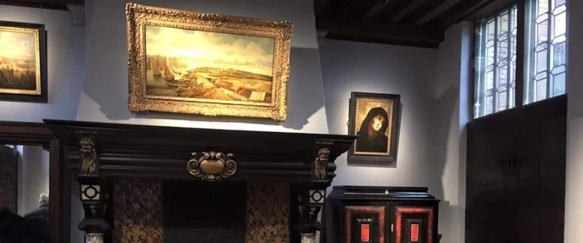 Detail#Fire places#Artist#The house that he breading in it#Fallow his foot prints# touching where he touch# The Ruben’s house, is the former home and studio of Peter Paul Rubens (1577–1640) in Antwerp. It is now a museum#