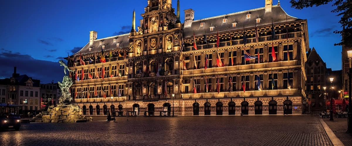 Probably the most beautiful example of a renaissance building in Flanders: The Antwerp cityhall.