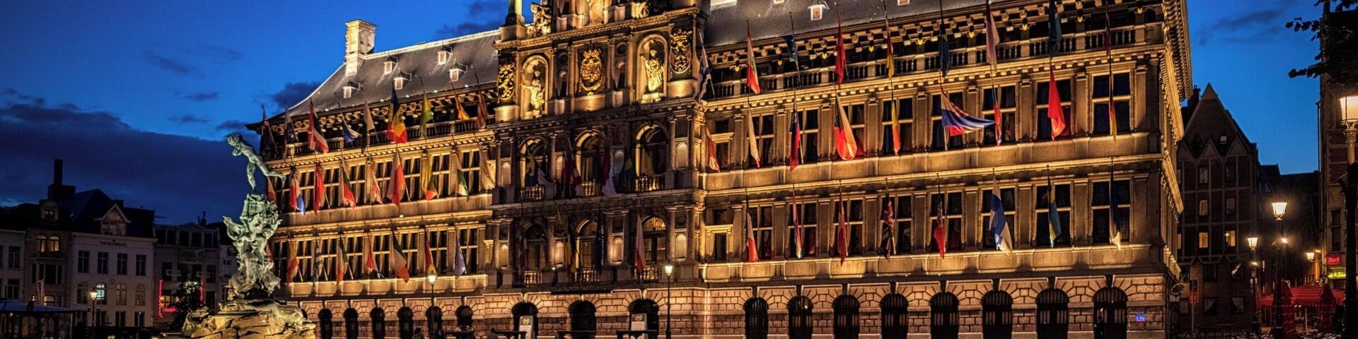 Probably the most beautiful example of a renaissance building in Flanders: The Antwerp cityhall.