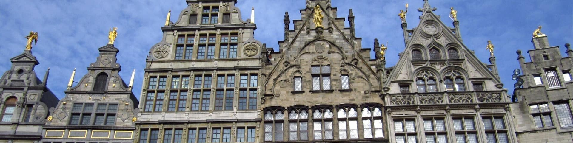 This are beautiful buildings on the Market Square of Antwerp. This houses are not the original ones because part of this square burned down in 1576. In 19th century everything was renovated and now it represent real picture of belgian architecture and great spot to have cup of coffee during the hot sunny days.
#architecture
#stunningstructures