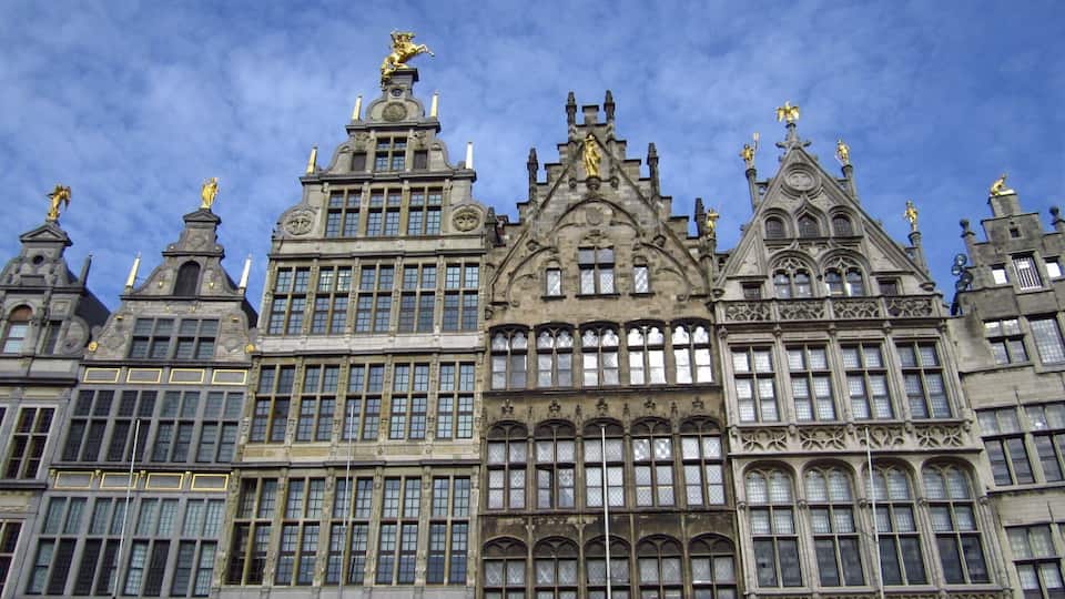 This are beautiful buildings on the Market Square of Antwerp. This houses are not the original ones because part of this square burned down in 1576. In 19th century everything was renovated and now it represent real picture of belgian architecture and great spot to have cup of coffee during the hot sunny days.
#architecture
#stunningstructures