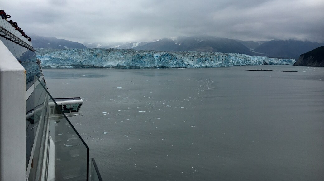 We lucked out! What a great day to see the Hubbard Glacier for the first time.