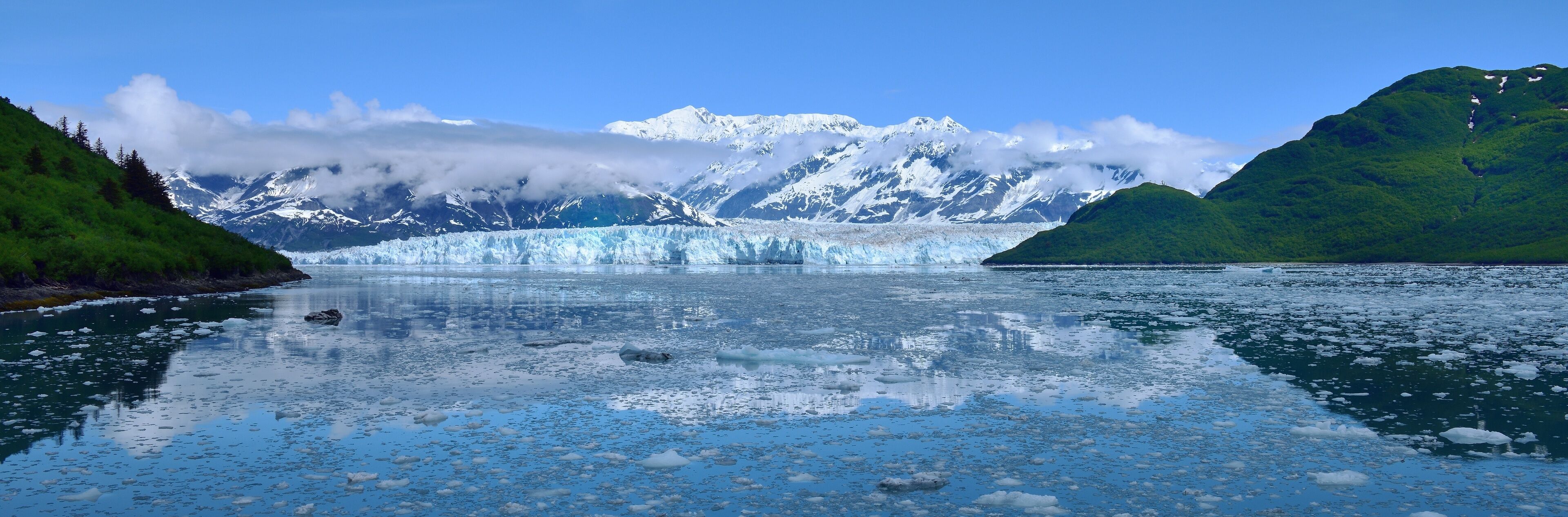 Hubbard Glacier in Yakutat Bay