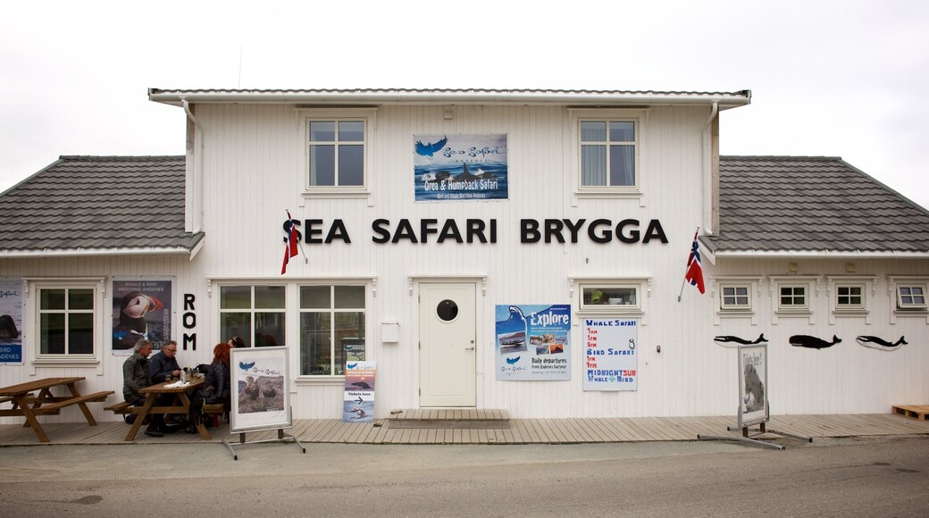 Andenes som visar skyltar