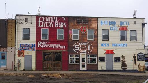 Many of the buildings in downtown Dawson Creek are part of a large mural project that took place over several years beginning in 2000. The mission of the project is city beatification and to offer a positive experience for visitors to the community. Murals can be found in back alleys downtown and on the sides of some prominent buildings.
#Mural #OnTheRoad