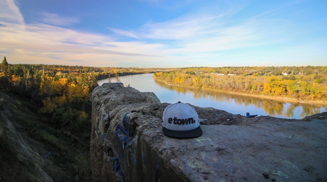 A little hometown plug here, and the last photo I took of my city. Although the viewpoint known as the "End of the World", is now technically off-limits, many locals regularly ignore the no-tresspass signs - at risk of not only a steep fine, but also the steep drop.
Once a retaining wall for a long-ago closed road, it's one of the most beautiful locations in Edmonton to view the changing colours of the river valley in the autumn. While I cannot actually suggest you go here, it's probably the worst-kept "secret" in town.
#Edmonton #Alberta #Canada