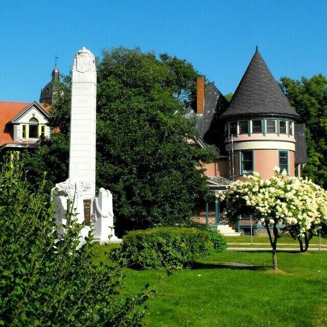 Also known as the 'City of Stately Elms' and less formally, 'Freddy Beach', Fredericton is the capital city of the province of New Brunswick in Canada. And my very pretty hometown. 
This is the view as you drive in to the downtown area and one I've seen hundreds of times in my life but didn't really appreciate until I moved away. 
