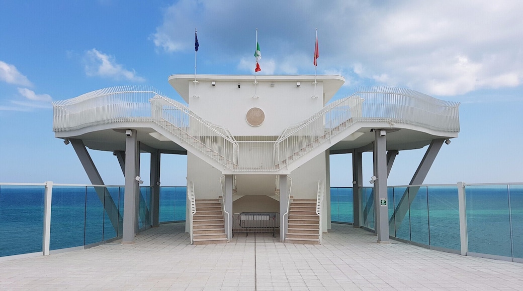 Some kind of cool looking observation deck. There's an elevator that takes you to the waterfront, for a price.