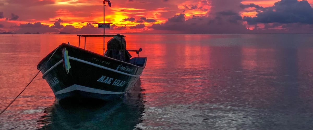 Beautiful sunset on Koh Phangan, Thailand. Snapshot taken with an iPhone X, little edit on Lightroom mobile. #BvSquad #thailand #kohphangan #sunset #beach #travel #iphonex #greatoutdoors #vacation #picoftheday #sun #boat #sky #goodtimes #landscape