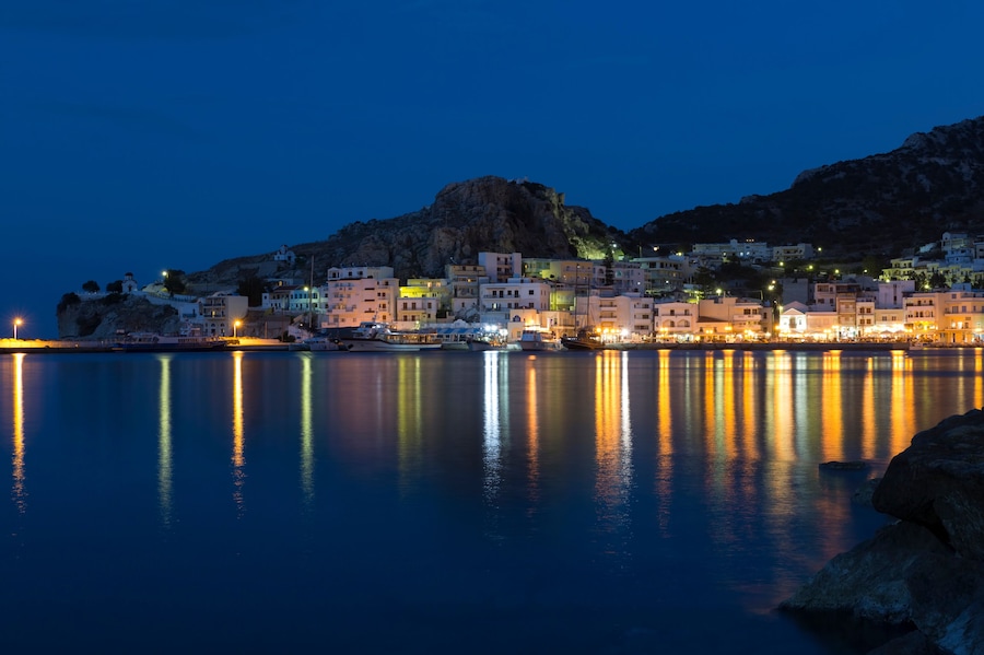Das Städchen Pigadia auf Karpathos, Griechenland