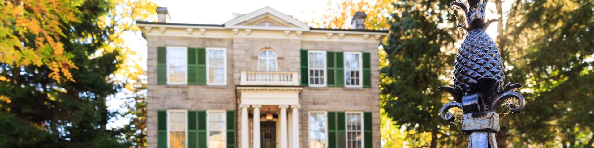 Hamilton which includes a garden and a house