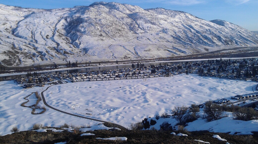 Kamloops showing mountains and snow