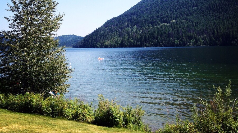 Today I also visited Paul Lake Provincial Park. Really beautiful but super busy! Washrooms are available close to the beach, plenty of parking available, boat launch zone, and free to use the park.