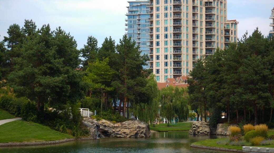 Parasailing, boat and jet ski rentals, beaches, casino, it's all here.