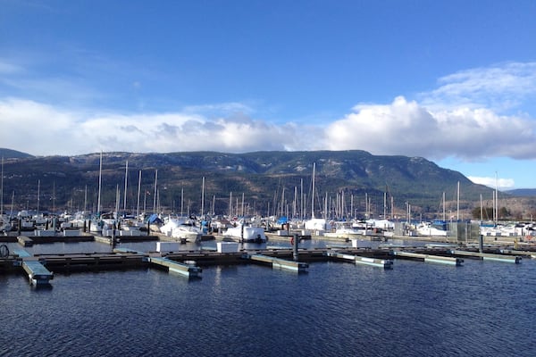 I was shocked to still see boats on the marina. Such a nice surprise. I love boats! The Yacht Club was equally as huge. Something tells me this is a pretty jiving place in the summer.