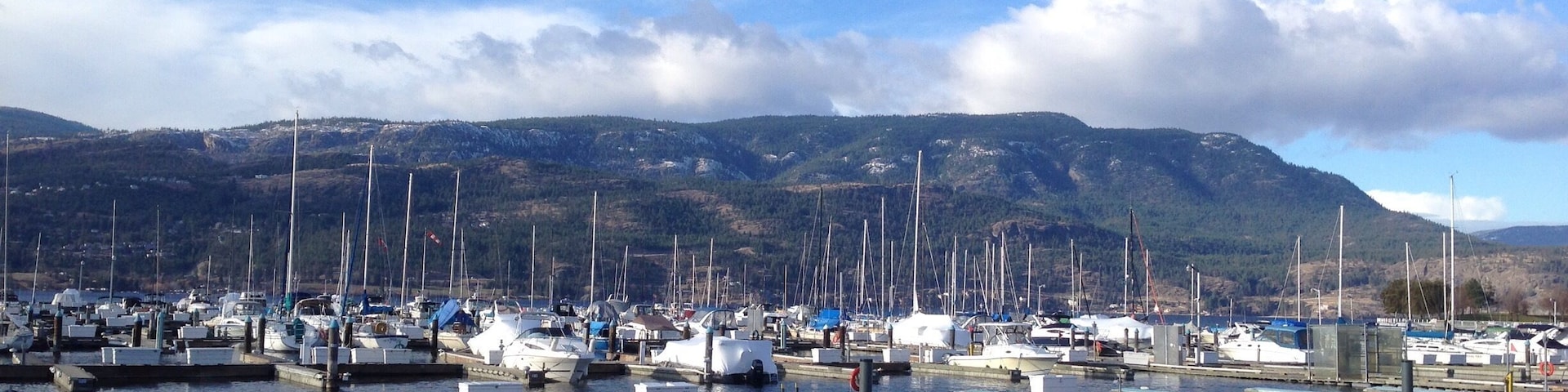 I was shocked to still see boats on the marina. Such a nice surprise. I love boats! The Yacht Club was equally as huge. Something tells me this is a pretty jiving place in the summer.