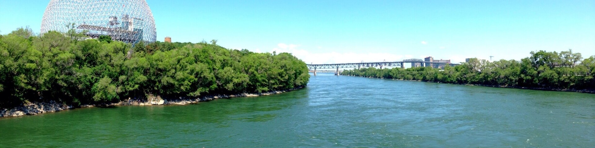 On the bridge between the two isles. Had to do some risky maneuvering to get this photo. 😅
