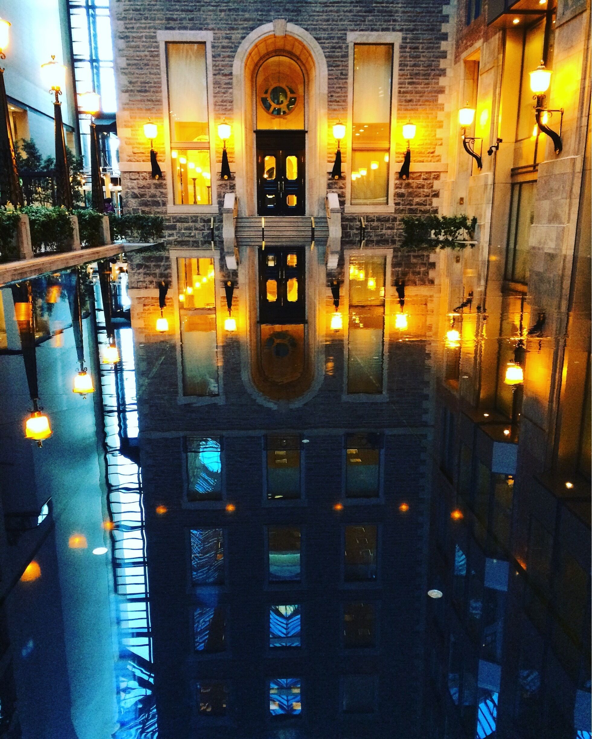 I think one of the most meaningful parts of travel is the special connections you make with people you likely would not have met otherwise. I spent some time in #Vancouver last year and formed a close friendship with my couchsurf host. Now a year later, we met up in #Montreal and picked up right where we left off! 🌟💖 #thepinkbackpack #travel #explore 