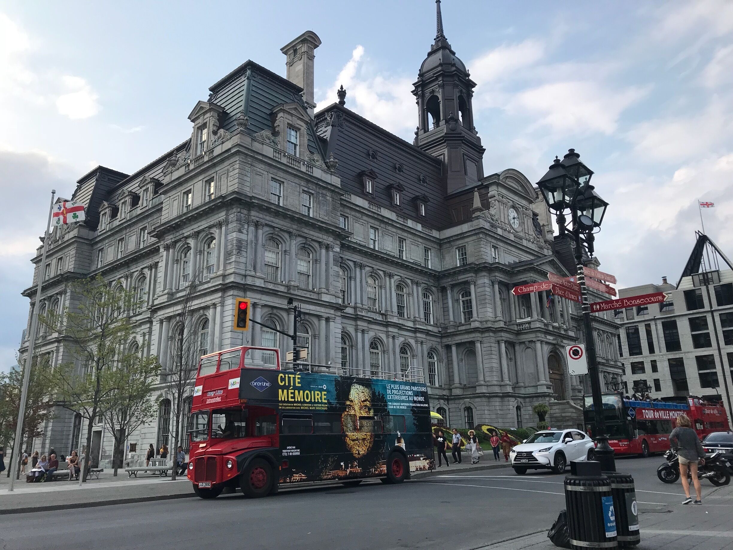 City Hall , Montreal.