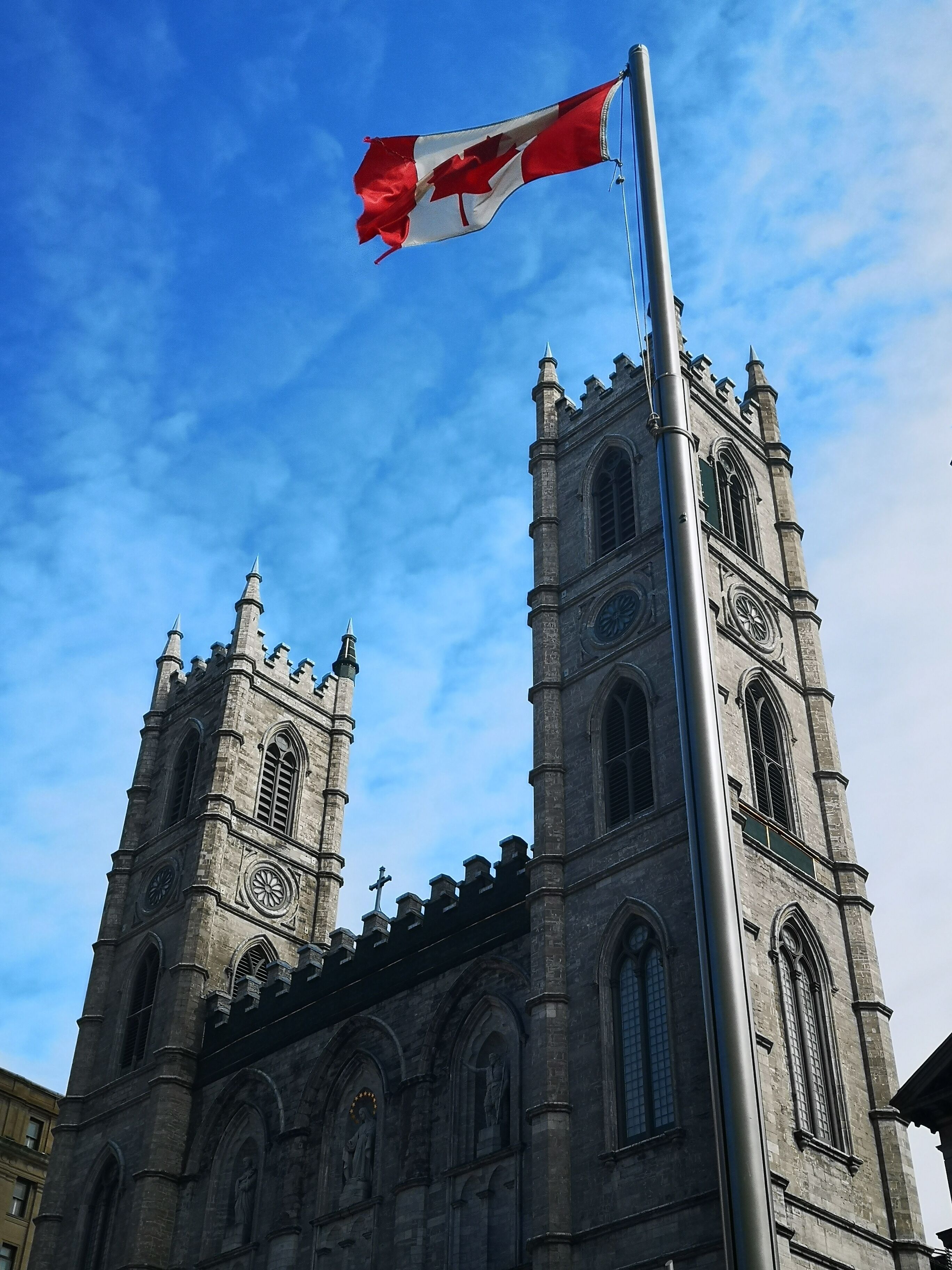 Lovely blue skies, although it was a bit chilly! The Basilica is breathtaking and well worth a visit if you're ever in Montreal. #canada #montreal #basilica #blueskies