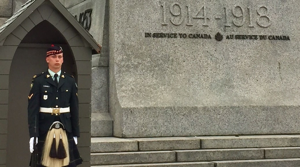 Located on Parliament Hill this monument is also home to the tomb of the unknown soldier.