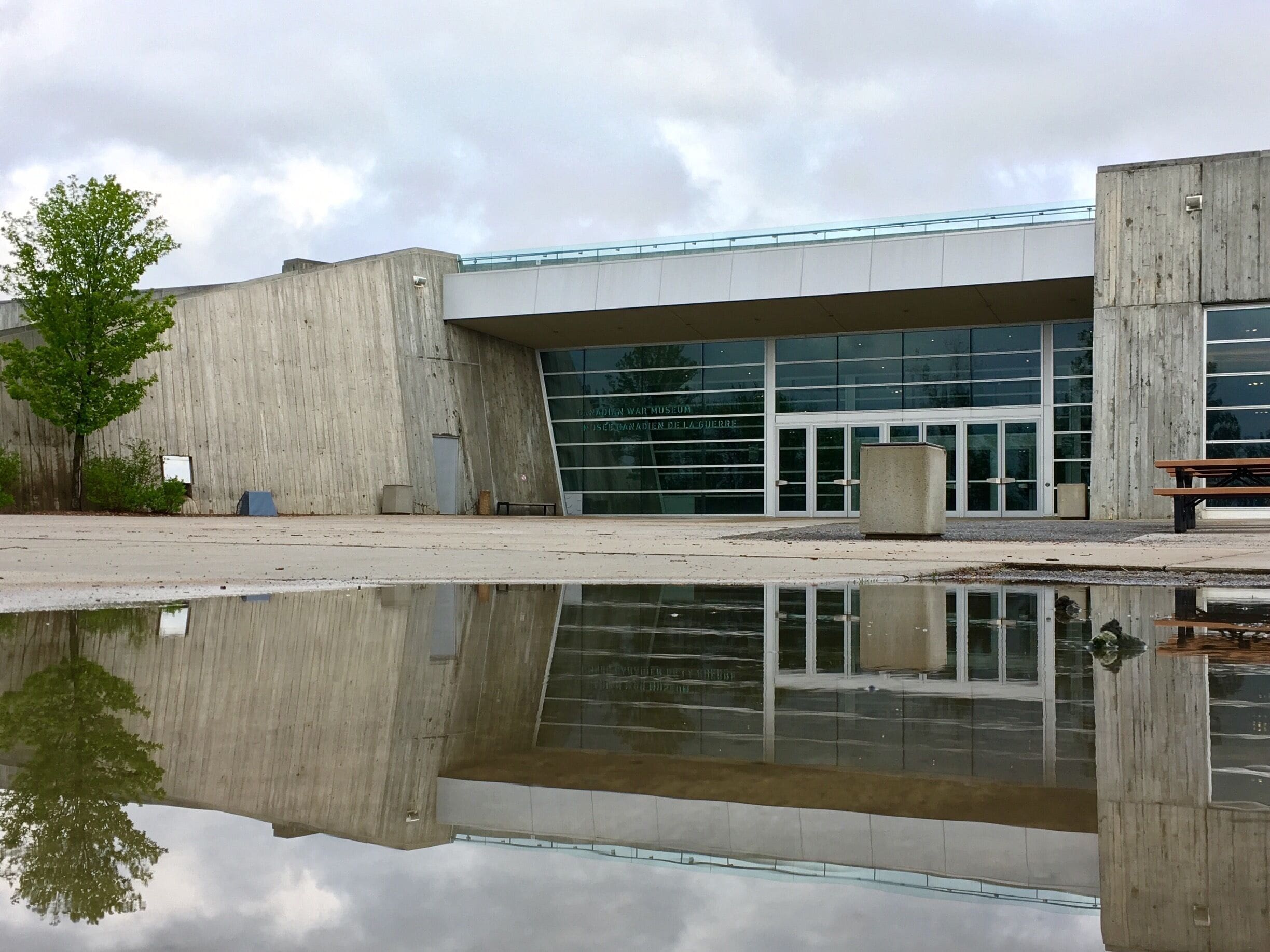 Reflection of Canadian War Museum, Ottawa, Canada.
#reflection #Ontario #Canada #Ottawa #Outdoor #Museum #Architecture #Reflections